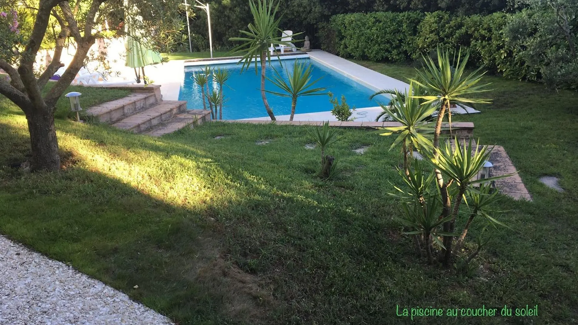 Studio Chez Charles Et Marie, Independant De La Maison, Acces Piscine, Tres Calme, Roquefort-les-Pins 0*,  France